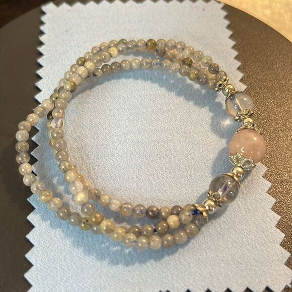 Rose and Clear Quartz with Labradorite Beaded Stretchable Bracelet - Picture 3 of 9